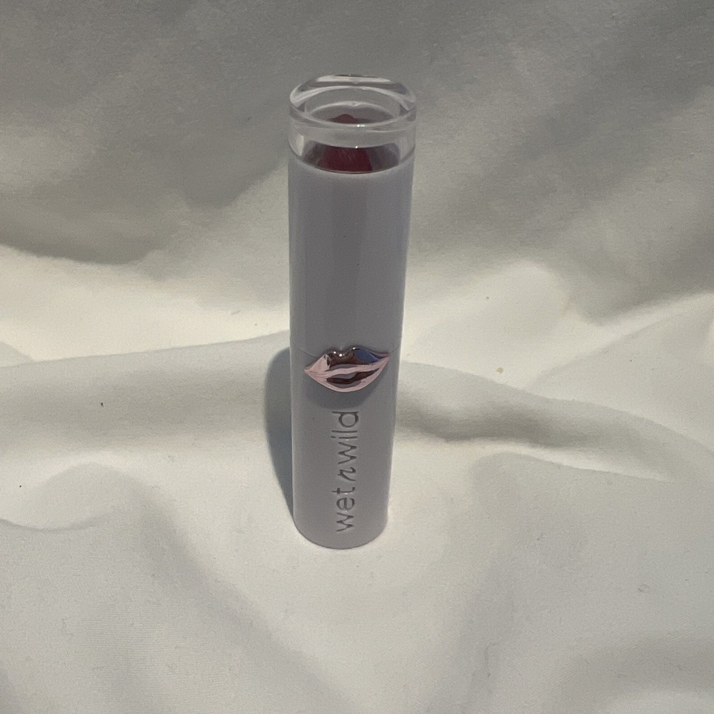 WET N WILD~Raining Rubies (1111437) MegaLast High-Shine Brilliance Lipstick